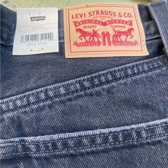 Levi's ‼️‼️
Women's '94 Baggy Spliced
Cotton Wide-Leg Jeans - Picture 5 of 7